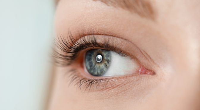 Uカールで華やかなまつ毛に変身！正しい方法とケア方法をご紹介